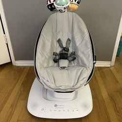 MamaRoo Baby Swing 