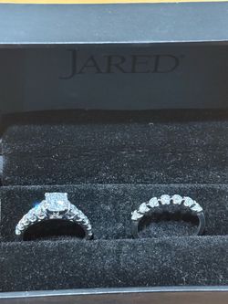 Jared Diamond Engagement Ring and Wedding Band Set