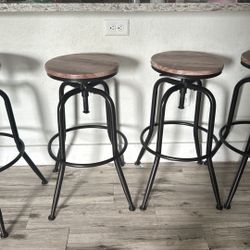 4 Stools 
