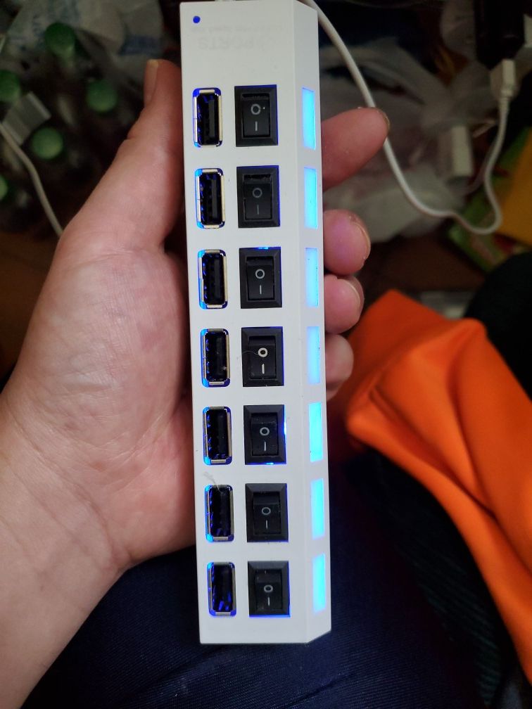 7 usb port with individual switches