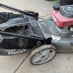 Honda engine lawnmower