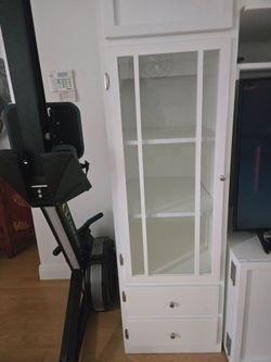 Entertainment center