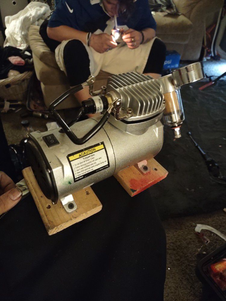 Mini Air Compressor With Airbrush And Hose 