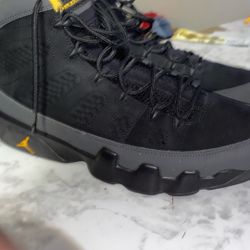 Jordan 9 Retro Dark Charcoal University Gold Size13