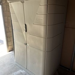Rubbermaid Shed