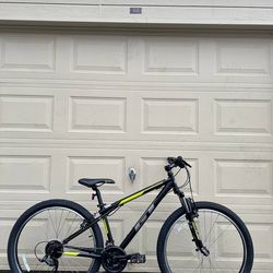 GT Palomar 27.5” Mountain Bike – Small Frame – Like New Bicycle