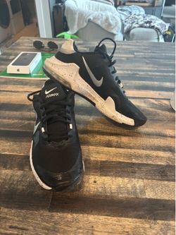 Men’s Nike shoes