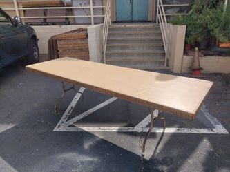 8’ Wooden Tables