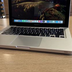 Apple MacBook Pro 13” i5/8GB/256GB SSD $140 