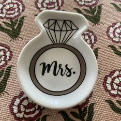 Mrs. Trinket/Ring Dish