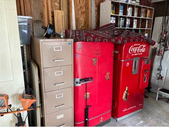 BURIEN HUGE YARD SALE FRIDAY-SUNDAY!!!