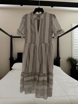 Women’s Gianni Bini grey and white dress size small $15