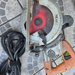 Ridgid R3210 7-1/4 in. Worm Drive Circular Saw.