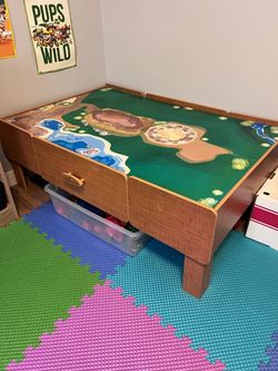 Free kids’ train table (Imaginarium)
