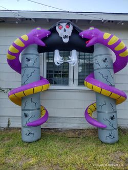 Halloween  arch  inflatable patio decor