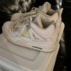 Jordan 4s