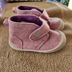 Infant Shoes. Velcro Closure. Size 5