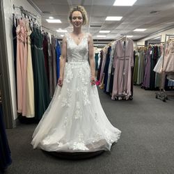 Wedding Dress Size 2/3 NEW