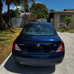 Nissan Versa 2012