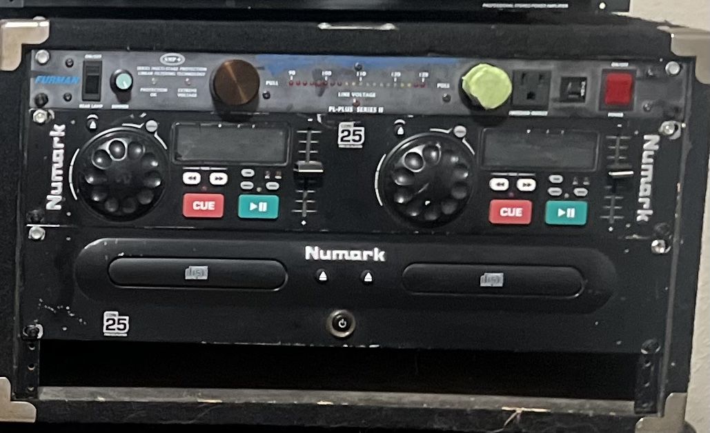 Numark Model # CDN 25 Ac 115v/230v 60Hz/50Hz 24W Professional Dual Cd Player