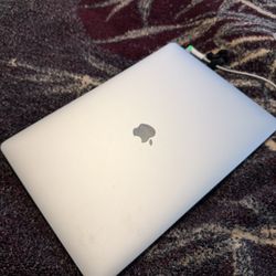 macbook pro 15in