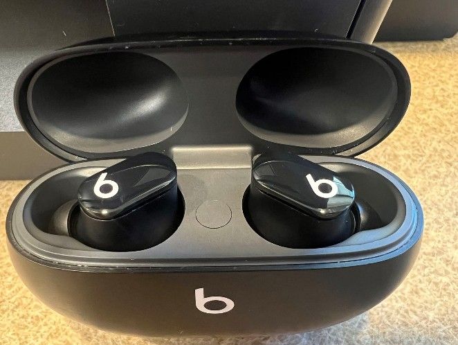 Beats By Dre Wireless Headphones