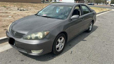 2005 Toyota Camry ice cold AC new tires