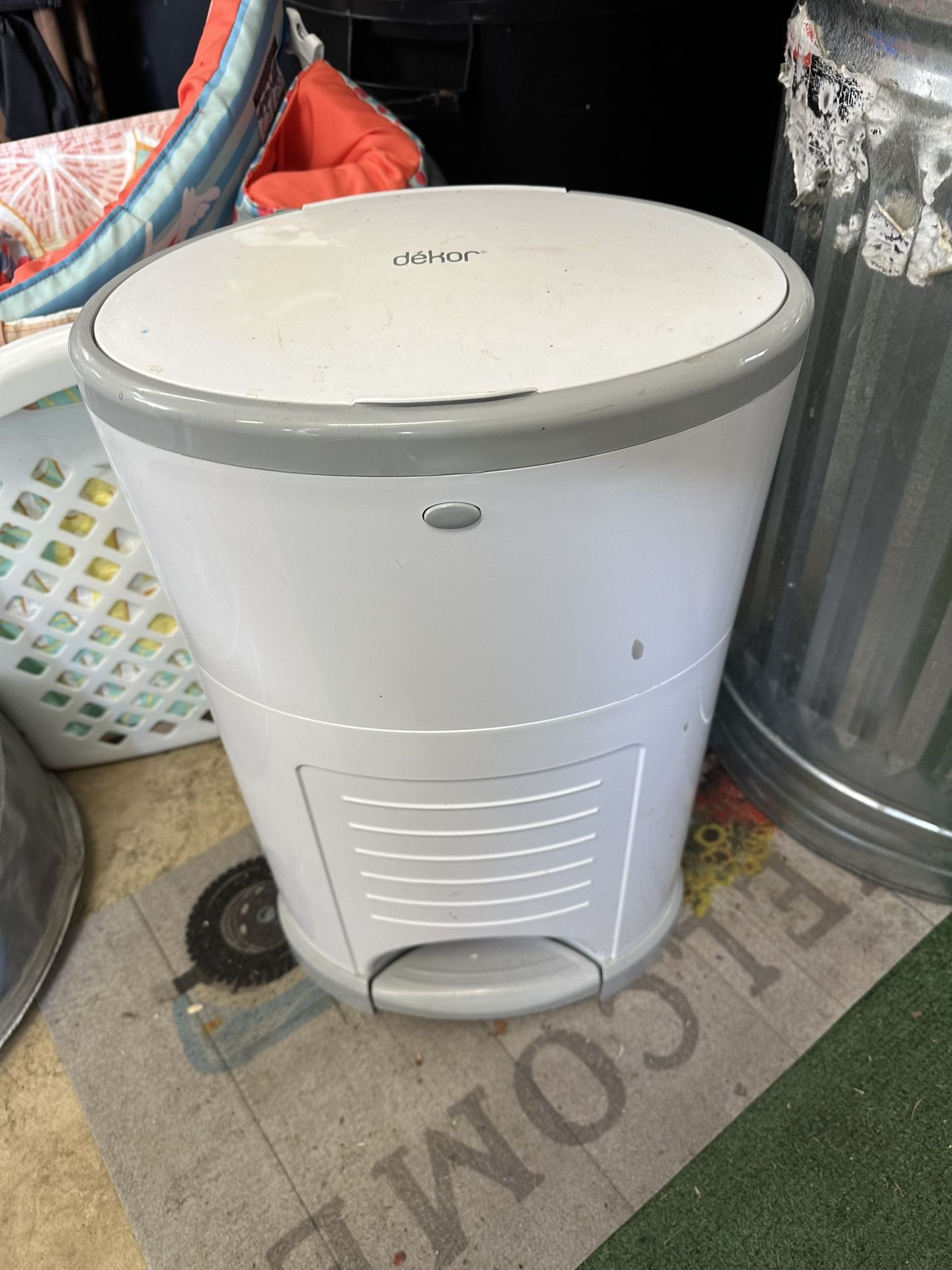 Dekor Diaper Pail