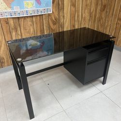Office Desk w/drawer. Glass Top