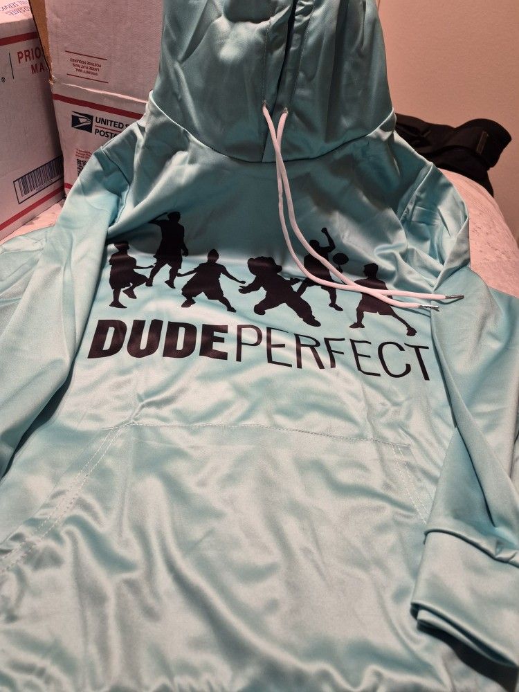 XL HOODED SWEATSHIRT NEW 
