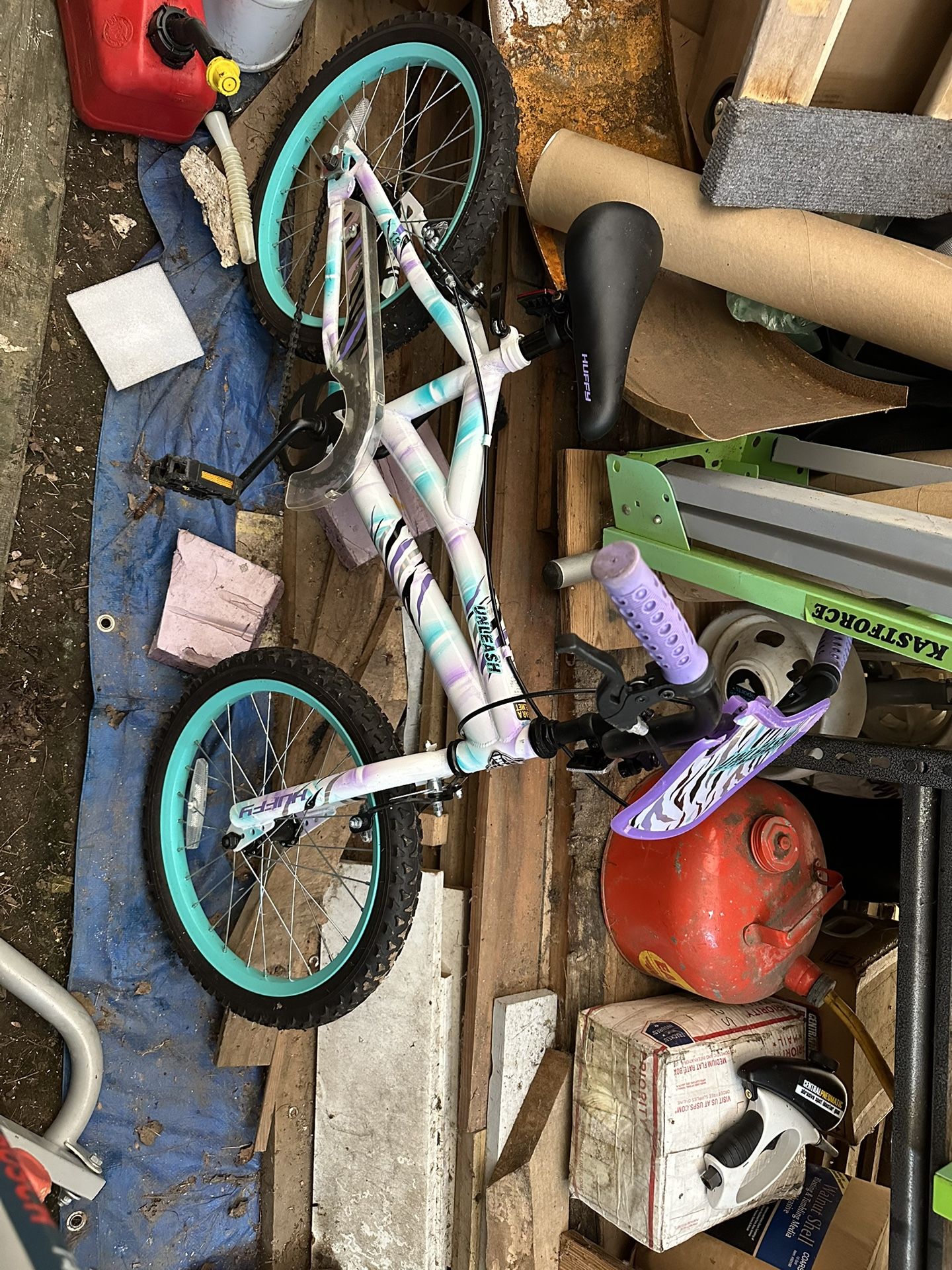 Huffy Unleash 18” Girls Bike