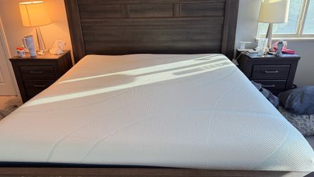 Tempurpedic king size mattress