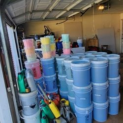 Hola tengo Javon Para lavar Ropa y Para lavar trastes para mas information #(contact info removed)