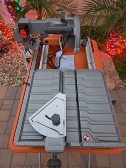 Ridgid 9-Amp 7 in. Blade Corded Wet Tile Saw with Stand