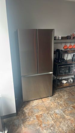 Samsung Stainless Steel French Door Refrigerator – Like New (2022)