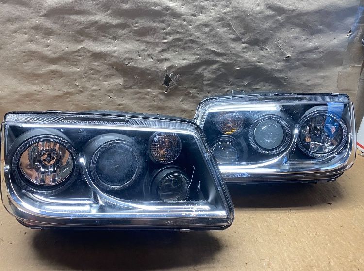 OH7 Fit 99-05 VW Jetta Chrome/black Headlight Pair