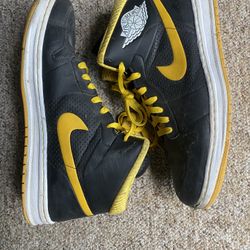 Nike Air Jordan 1 ID Mid