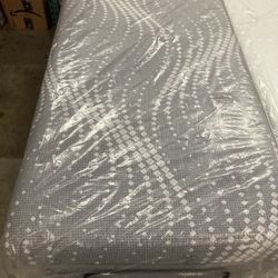 Twin XL Sealy Posturepedic Hybrid Mattress On Sale!!!