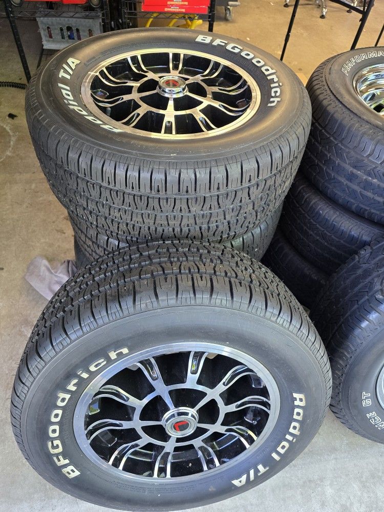 Legendary wheel company 15"  
Bf goodrich radial at p245/60r15
Offset of 7
Open to trades 