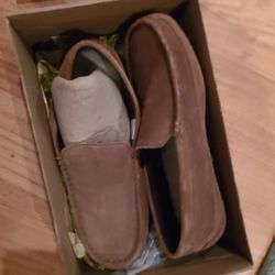 New Still In The Box Uggs Sleepers. Size 8 Women