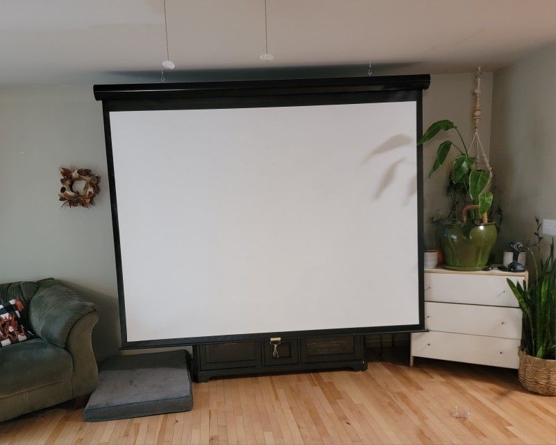 Huge Projector Screen And Wifi Projector