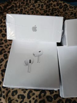 Earpods $40