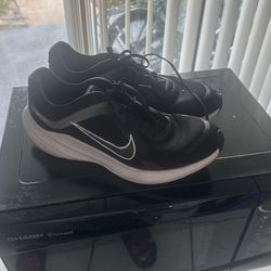 One Pair Sport Nike Shoes Sizes 10/: 1/2