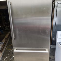 Thermador 36in built in fridge