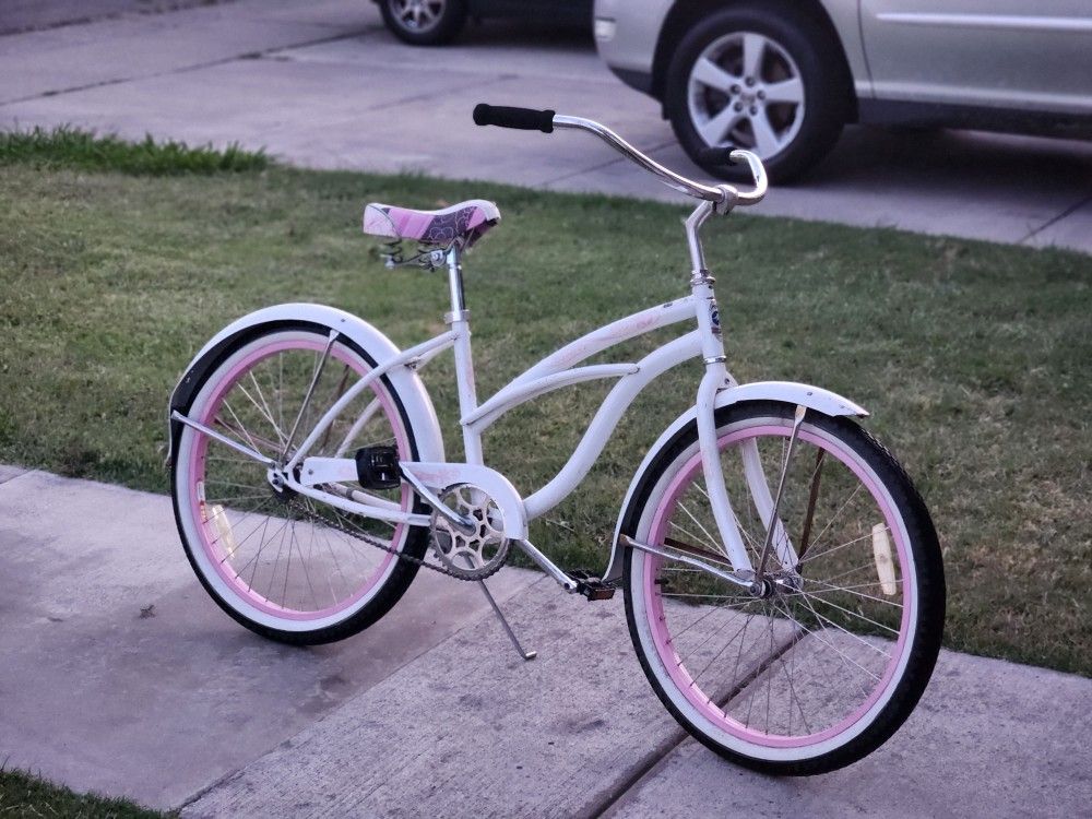 24×15 Nice & Clean Beach Cruiser Bike