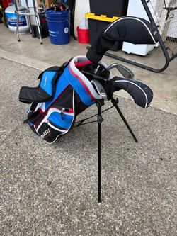 Kids golf clubs and bag