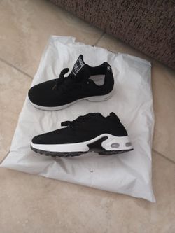 Woman Sneaker 6.5
