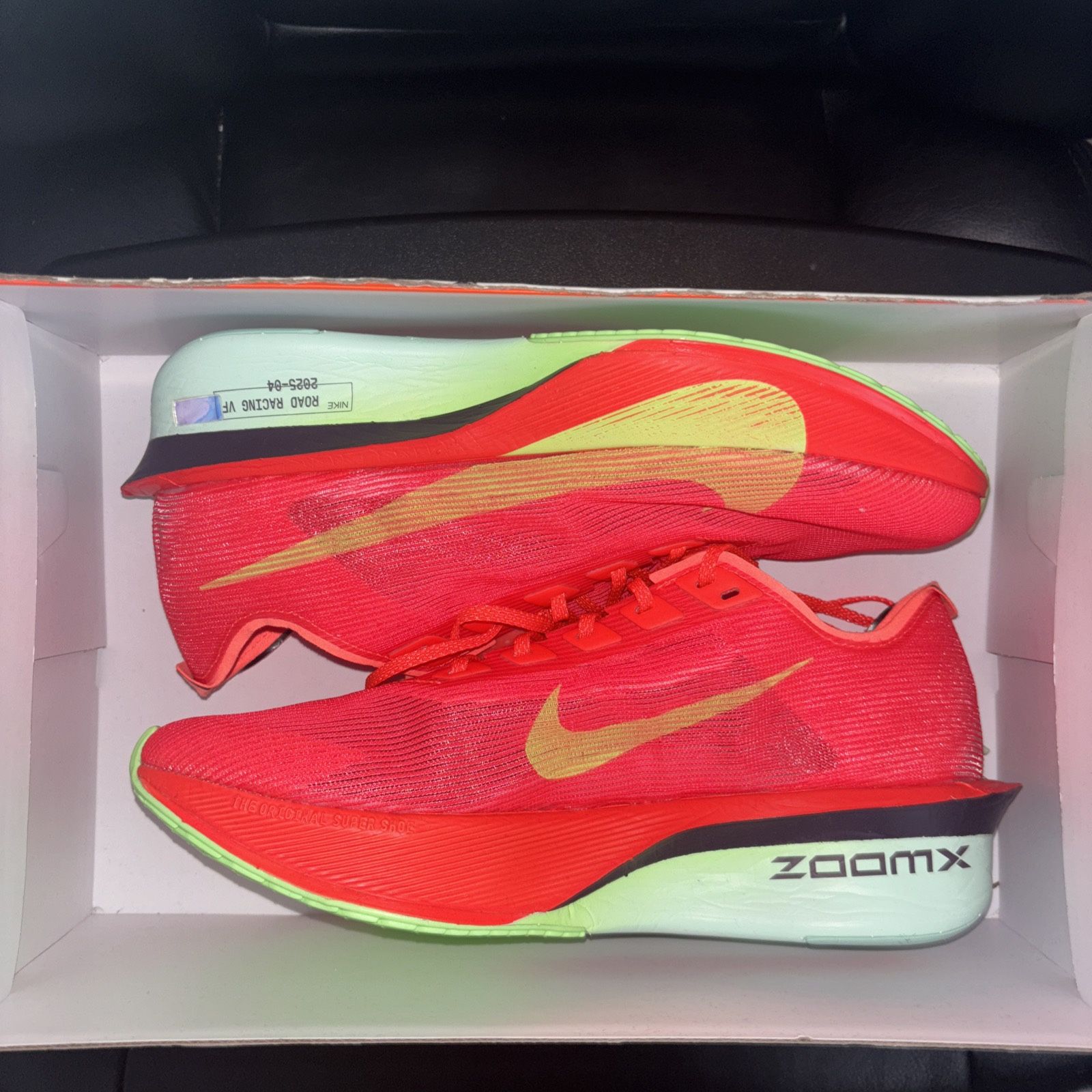 Nike Zoomx Vaporfly Next%4 Size 7.5 M 9 W