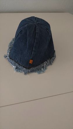 Levi reversible, bucket hat
