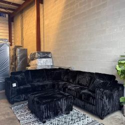 New Haven Fluffy Sectional With ottoman